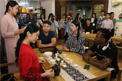乌克兰等六国留学生到潮汕学院访问交流