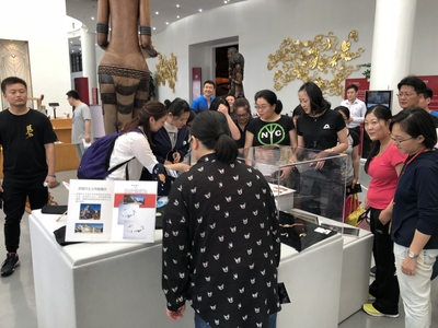 中法学院于宝山国际民间博览馆举办研究生文化交流成果展